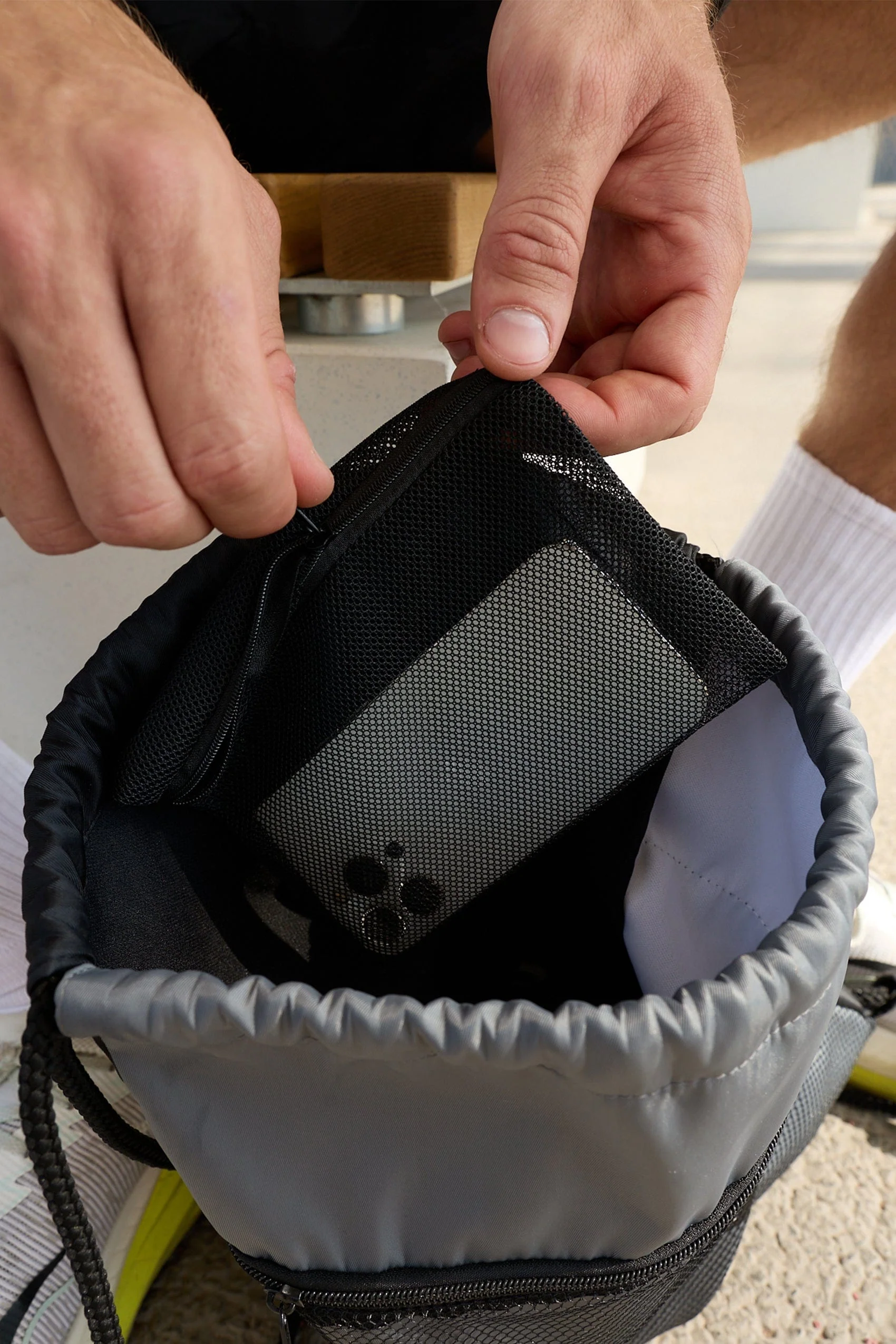 MESH Unisex Gymbag - Image 3